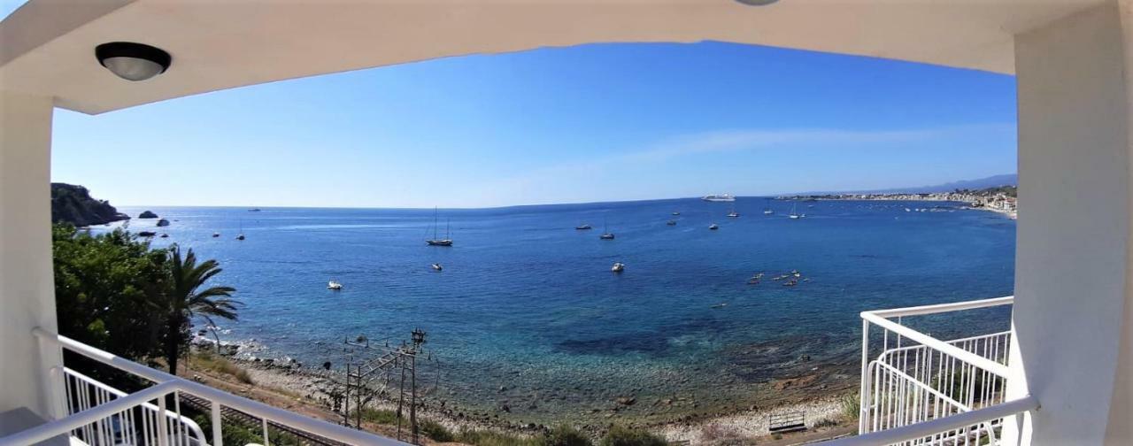 Baia Dei Delfini *